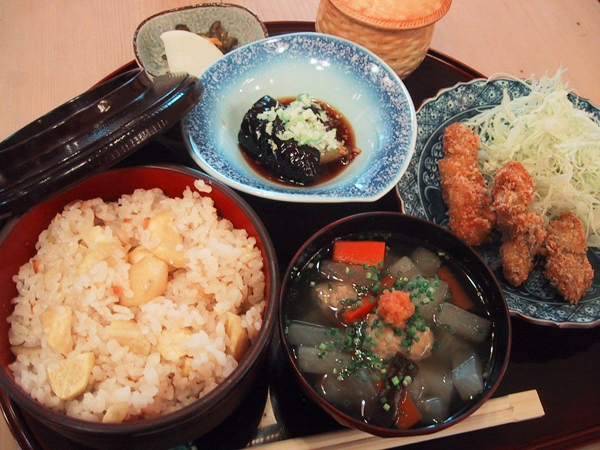 ランチ定食 焼魚 煮魚 丼など 三田山田屋 港区三田 田町